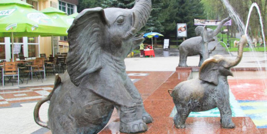 fountain statues of elephants