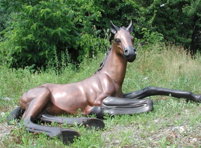 resting horse sculpture 1