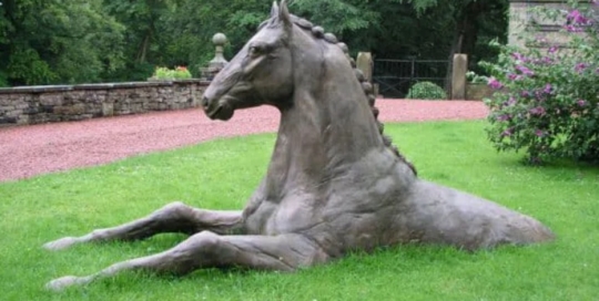 horse upper body sculpture