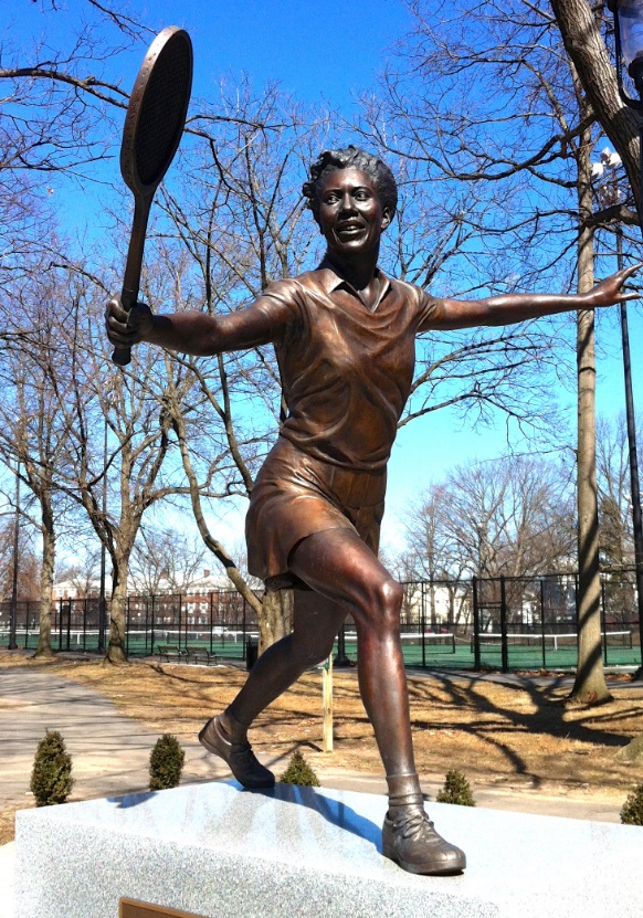 tennis player statue 2