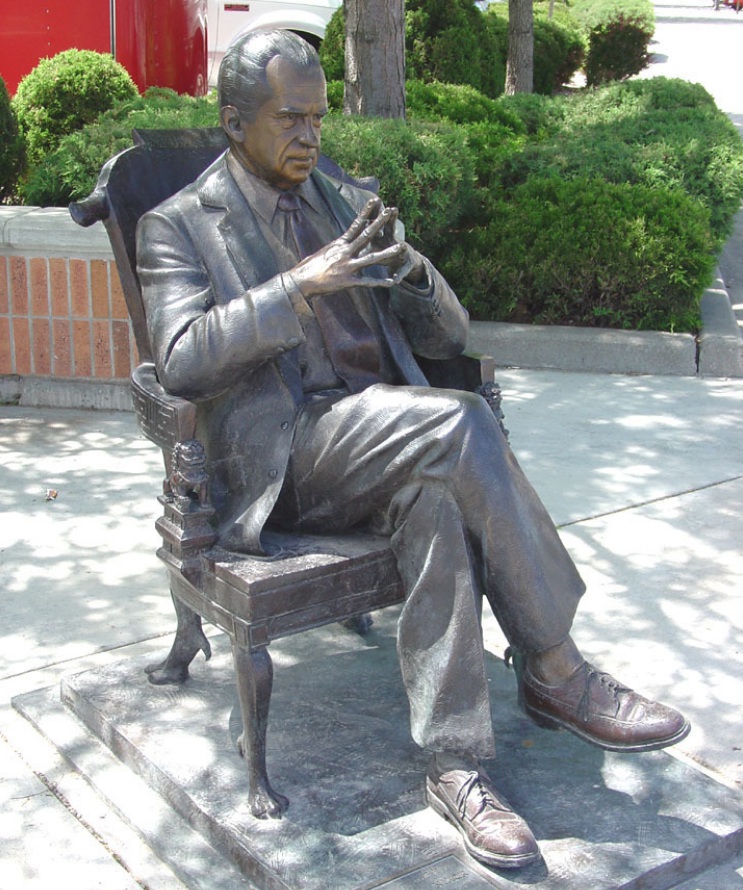 bronze sculpture of Richard M. Nixon