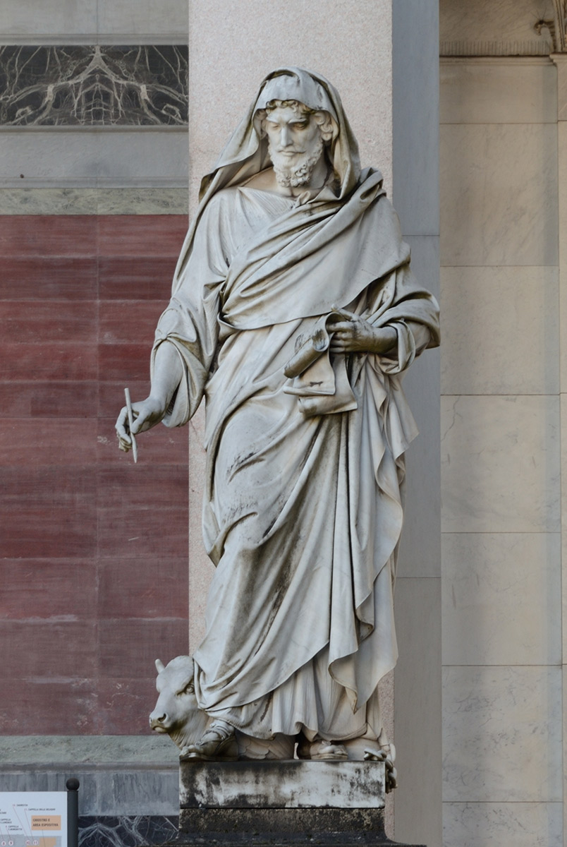 saint-luke-statue
